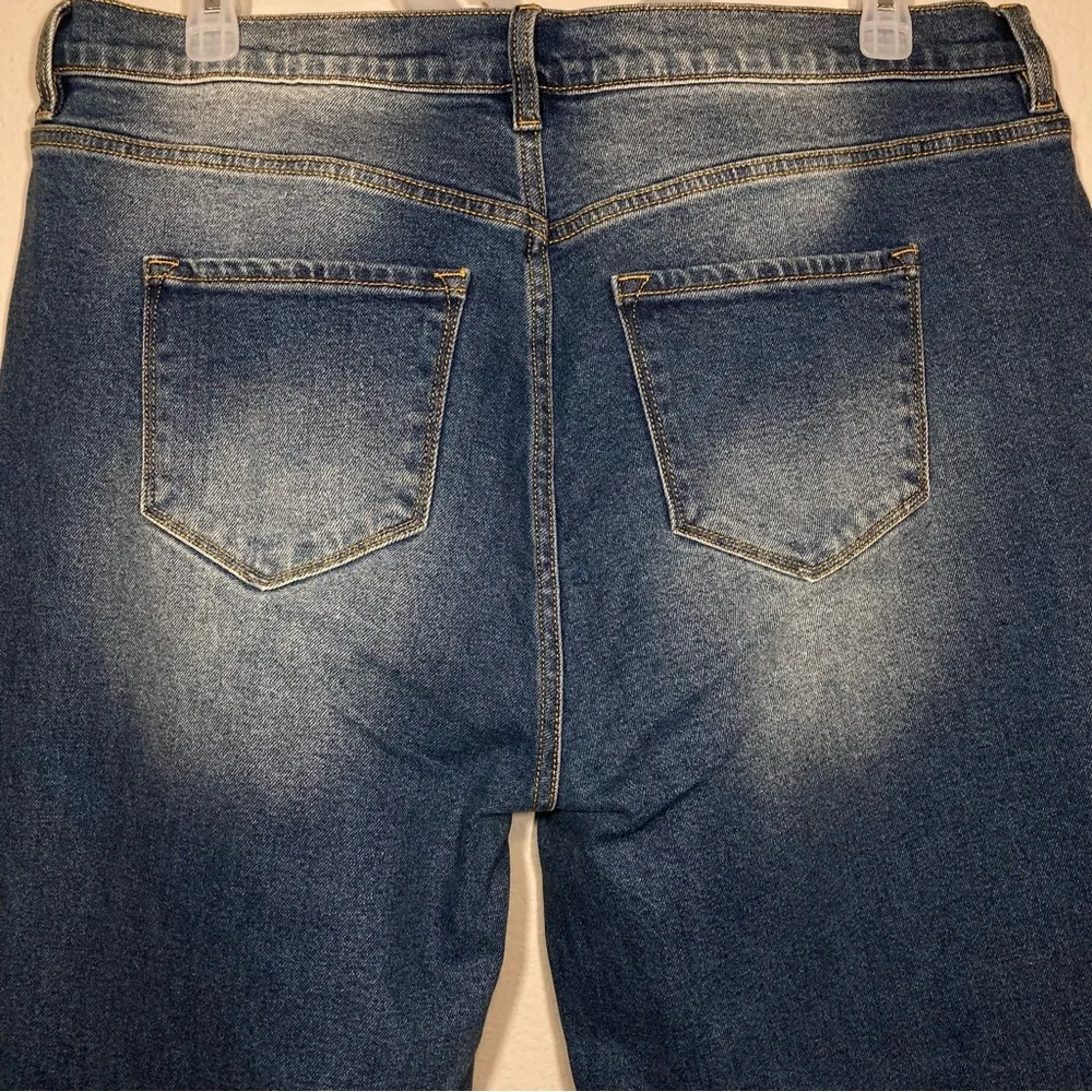 NWT FASHION NOVA Women’s Plus Size 18 Distressed High Rise Jeans Medium Wash - Picture 5 of 16